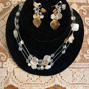 Beautiful Mother of Pearl and Crystal Neclace